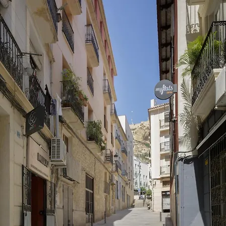 Penthouse In Historic Center Overlooking The Castle