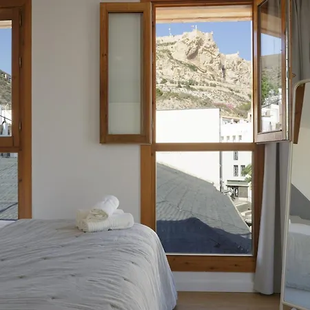 Penthouse In Historic Center Overlooking The Castle *